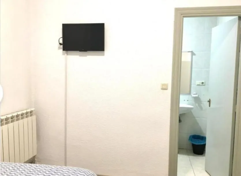 Hostal Montserrat Hostel Penaranda de Bracamonte